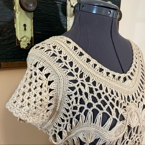 2/$25 Forever 21 Short Sleeve Nude Crochet Tunic Size Small - Picture 5 of 15